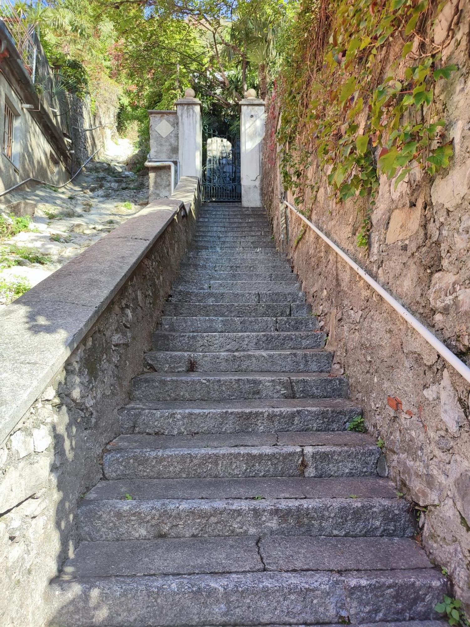 150 Steps To Heaven - By Myhomeincomo Eksteriør billede